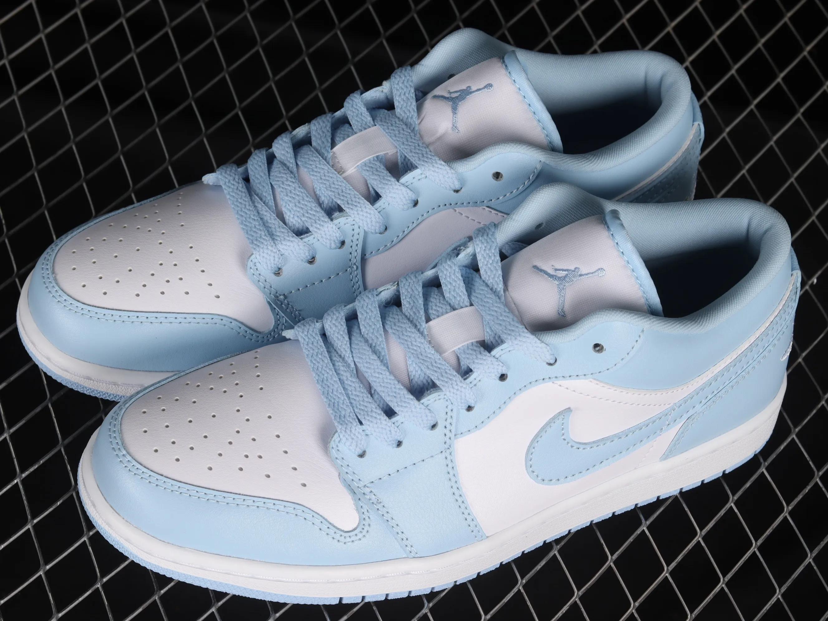 All categories Air Jordan Jordan series basketball shoes Air Jordan 1 Low G version pure original Air Jordan 1 Low "Aluminum" AJ1 Joe 1 new North Carolina blue DC0774-141